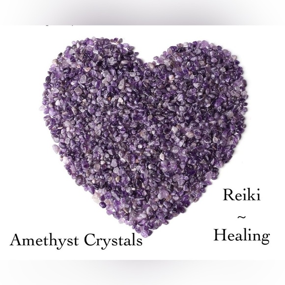 Lavender Soy Candle Tin with Amethyst Crystals - Picture 4 of 6